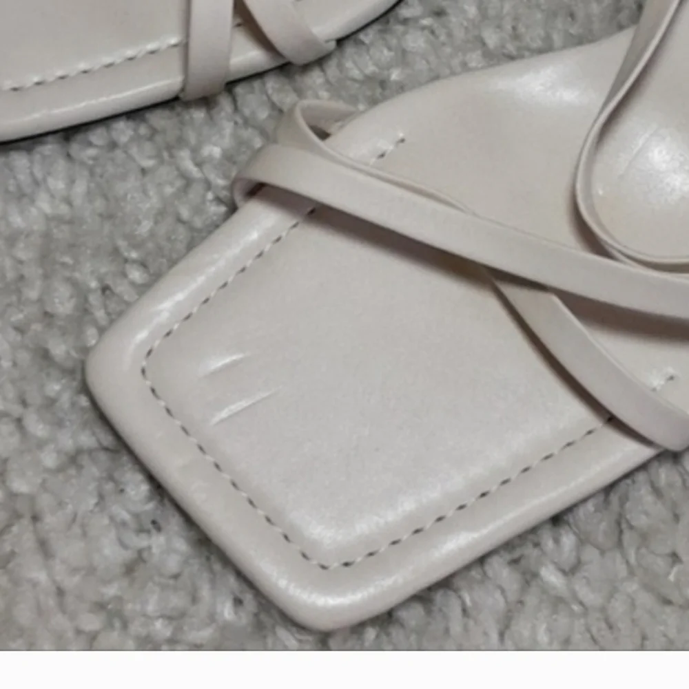 ZARA White Strappy Cylinder Heels Size 41